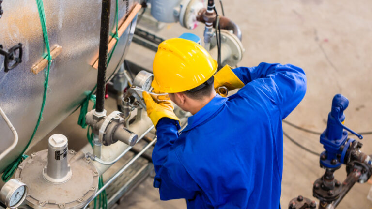 How to Create an Effective Equipment Management Plan